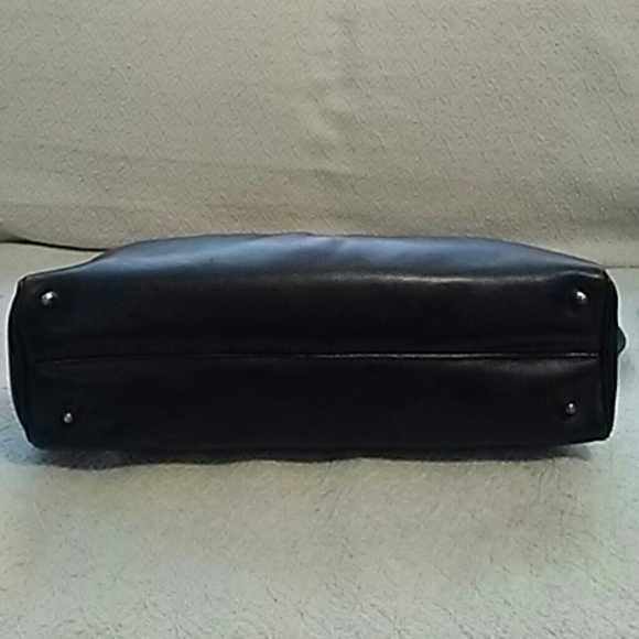 Etienne Aigner Black Leather Shoulder Bag - Picture 3 of 7